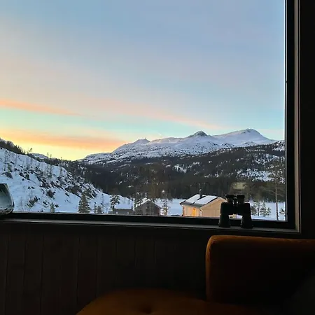 Hytta Pa Fikstjonn Med Panoramautsikt Semesterbostad