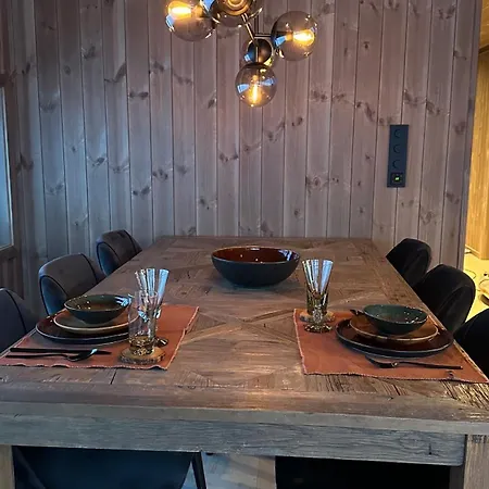 Hytta Pa Fikstjonn Med Panoramautsikt Hjartdal